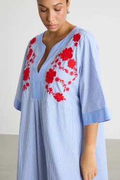 Abito lungo in popeline con ricamo floreale - Azzurro Rosso