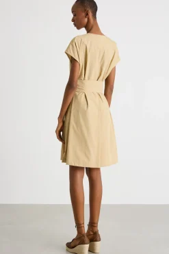 Abito smanicato corto - Beige