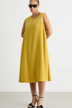 Abito svasato con bottone gioiello - Giallo