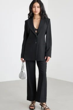 Blazer aderente con maxi rever - Nero