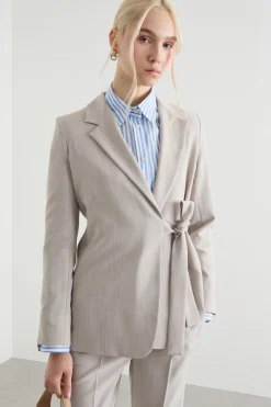 Blazer con fusciacca laterale - Beige