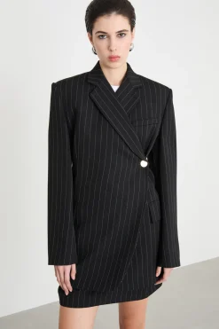 Blazer gessato con allacciatura alta - Nero