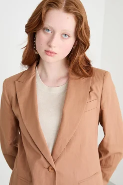 Blazer sfiancato con bottone singolo - Cammello