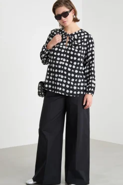 Blusa con apertura a goccia - Nero Bianco