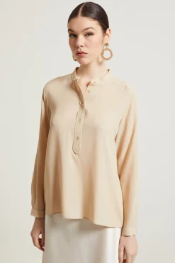 Blusa con collo alla coreana - Beige