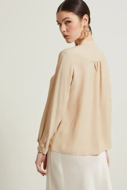 Blusa con collo alla coreana - Beige