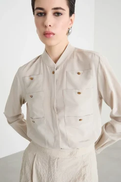 Blusa con tasche multiple - Beige