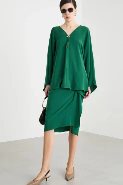 Blusa in cady con bottone gioiello - Verde