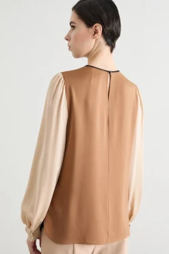 Blusa in charmeuse con maniche a sbuffo - Nero Beige