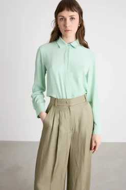 Blusa in crepe con applicazione a fiore - Verde