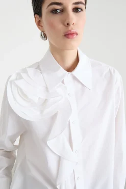 Camicia con rouche e applicazione floreale - Bianco