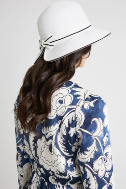 Cappello con profili a contrasto - Bianco