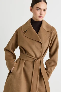 Cappotto con cintura - Cammello