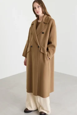 Cappotto doppiopetto con cintura - Cammello