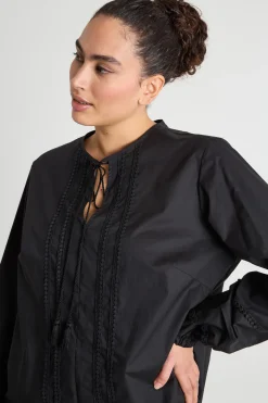 Casacca con passamaneria macramè - Nero