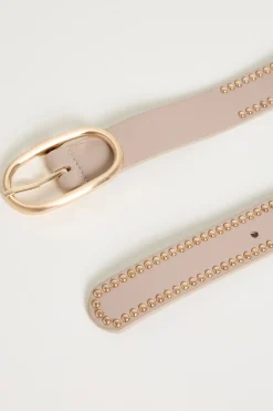 Cintura con borchie e fibbia ovale - Beige