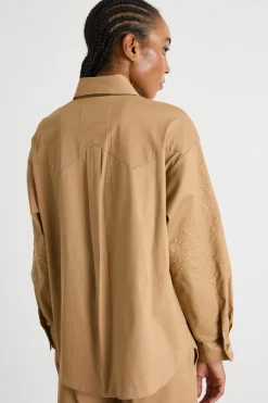 Giacca in gabardina ricamata - Cammello