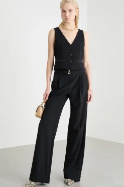 Gilet aderente con tasche - Nero