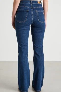 Jeans aderenti con sfondo svasato - Blu