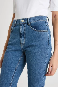 Jeans aderenti con sfondo svasato - Blu