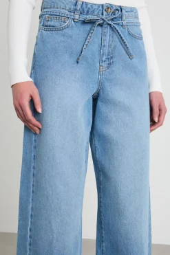 Jeans ampio con cintura - Azzurro