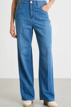 Jeans dalla linea morbida - Blu
