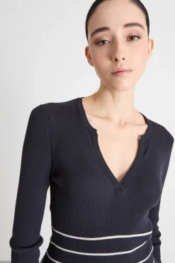 Maglia aderente con scollo a V - Blu Notte