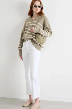 Maglia ampia con colletto a punta - Beige Bianco