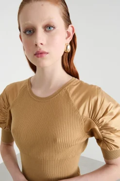 Maglia con maniche corte a palloncino - Cammello