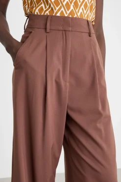 Pantalone ampio con pieghe - Marrone