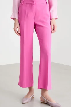 Pantalone con fondo leggermente svasato - Fuxia