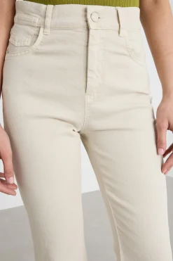 Pantalone dalla linea aderente - Beige