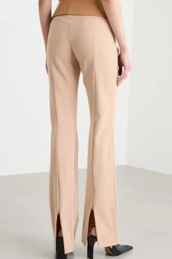 Pantalone dritto con baschina posteriore - Cammello