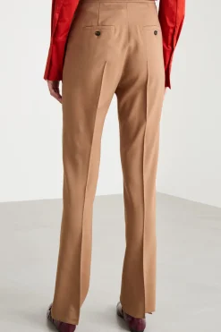 Pantalone slim con tasche - Cammello
