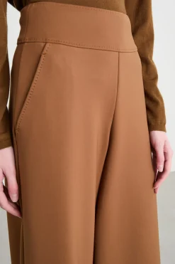 Pantalone svasato in jersey tecnico - Marrone