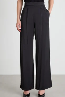 Pantaloni con pinces in raso - Nero
