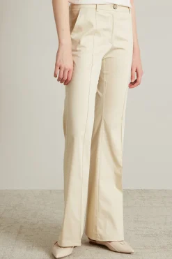 Pantaloni flare con piega cucita - Burro