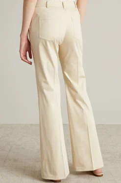 Pantaloni flare con piega cucita - Burro