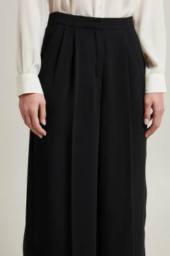 Pantaloni in cady con pieghe - Nero