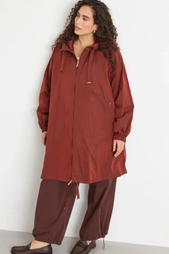 Parka in tessuto tecnico con cappuccio - Rosso
