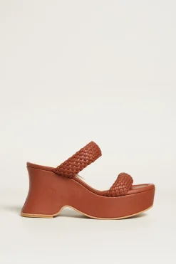 Sandali con zeppa - Marrone