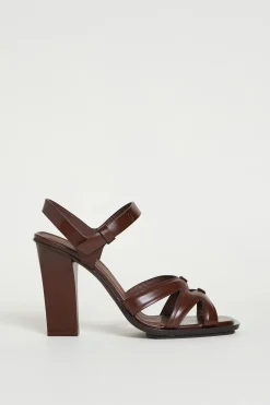 Sandalo in pelle lucida - Marrone