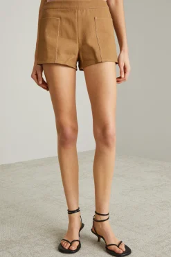 Shorts con maxi tasche - Cammello