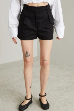 Shorts con pieghe cucite - Nero