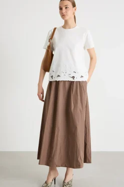T-shirt con bordo ricamato - Bianco