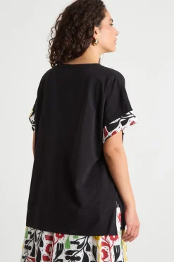 T-shirt con inserti stampati - Nero