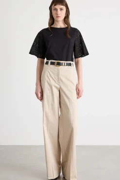 T-shirt con maniche ricamate - Nero