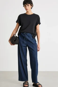 T-shirt con piccoli spacchi - Nero