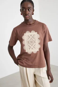 T-shirt con ricamo - Marrone