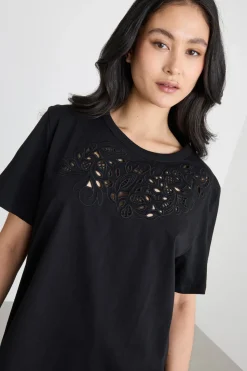 T-shirt con ricamo - Nero